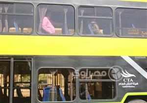 "مصراوي" في الرحلة الأولى للأتوبيس "أبو دورين".. سائق بـ"بدلة" وواي فاي "لسه مش شغال"