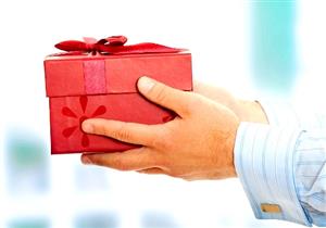   فاجئ والدتك.. هدايا غير تقليدية يمكن تقديمها في عيد الأم