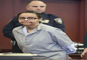 مُربية فقدت عقلها.. مزقت جسد طفلين بـ35 طعنة وحاولت ذبح نفسها