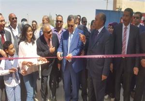 منها صناعات غذائية ومعدنية.. محافظ الفيوم يفتتح عددًا من المشروعات الصناعية بكوم أوشيم