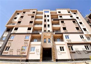 وزير الإسكان يتفقد أول نموزج لتشطيب وحدات "سكن مصر" بـ6  أكتوبر