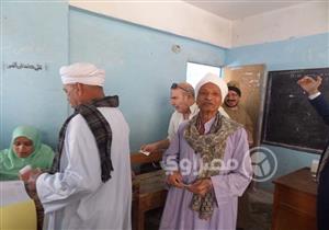 بالصور- إقبال ملحوظ على اللجان.. وسيدات يطلقن الزغاريد في سوهاج