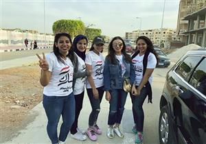 أنغام تشارك في الانتخابات وتنشر صورة مع المتطوعات لمساعدة الناخبات