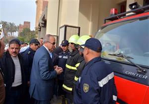 محافظ القليوبية يفتتح نقطة إطفاء القلج ويوزع منتجات غذائية على مواطني الخانكة