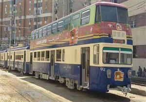 حاول النزول قبل المحطة.. مصرع عامل سقط من ترام الإسكندرية