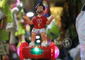 إقبال كبير على فانوس محمد صلاح.. والسعر "125 جنيه"- صور