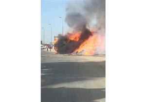 بالصور.. تفحم سيارة نقل في حادث سير بكوبري جناكليس