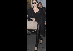 الصديقة الجديدة لبراد بيت ترتدي أزيا أنجلينا جولي