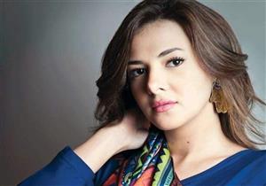 دنيا سمير غانم تهنئ شقيقتها إيمي على "عزمي وأشجان"