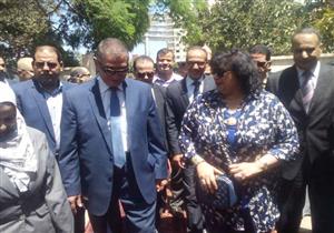 بالصور- محافظ كفرالشيخ يستقبل وزيرة الثقافة لافتتاح معرض دسوق للكتاب