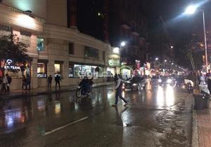 رغم سقوط الأمطار الرعدية.. رئيس هيئة الأرصاد للمواطنين: "الجو حلو جدًا" - فيديو