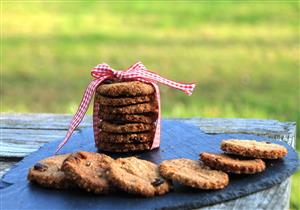 «بسكويت البلح».. حلوى صحية على سفرتك في رمضان