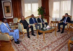 وزير الطيران المدني يستقبل أعضاء منظمة "أفكاك" 