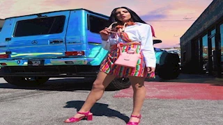 بـ ٤٠ ألف جنيه.. هادية غالب تثير الجدل بأسعار المايوه الجديد- "محدش ضربك على إيدك تشتري" 