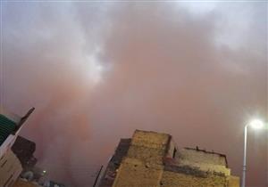 بسبب العاصفة.. سقوط برج للضغط العالي وانقطاع الكهرباء عن قرية بإدفو