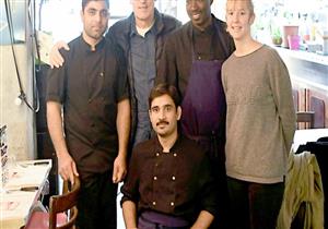 رجل أعمال فرنسي يدير مطاعم لتشغيل اللاجئين وإطعام الفقراء