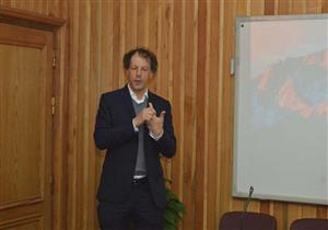 خبير ألماني بجامعة المنصورة لإجراء 20 جراحة مستعصية للأوعية الدموية