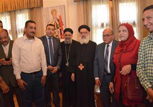 "مهندسو الإسكندرية" يقدمون التهنئة بعيد القيامة للكاتدرئية المرقسية (صور)