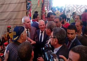 بالصور- "عشان خاطر وزير التموين".. كيلو الطماطم بجنيه في بورسعيد