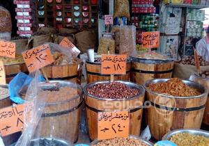 بالصور- "الياميش" بضاعة أتلفها الغلاء في بورسعيد