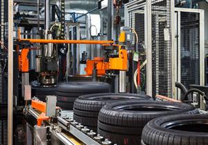 لهذا السبب.. جميع إطارات السيارات حول العالم باللون الأسود