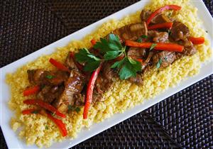 الكسكس باللحم والجزر.. وجبة مشبعة وصحية في رمضان