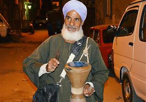 من الهتاف  إلى الأشعار الشعبية.. تعرف على مراحل تطور مهنة المسحراتي