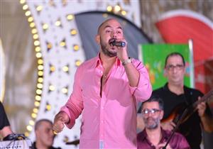 بالصور ..العسيلي يتألق في خيمة "باب القصر"