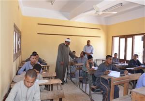 شومان يطمئن على امتحانات الثانوية الأزهرية بمعهد مصر الجديدة العسكري