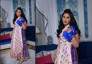 بالصور.. أحلام تروج لمتجرها بـ أجدد "العبايات رمضانية"