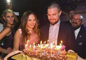 صور..نجم مسلسل "Arrow" يحتفل بعيد ميلاده بديربي كنتاكي 