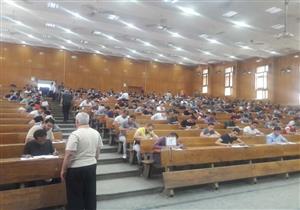 بالصور.. تجارة عين شمس تطبق التصحيح الإلكتروني لأول مرة