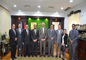 وفد إماراتي يزور جامعة الإسكندرية لبحث التعاون في البرامج الدراسية (صور)