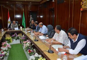 محافظ الدقهلية يوجه بتدبير قطع أراضي لإقامة محطات صرف "عزبة الصفيح والهويس"