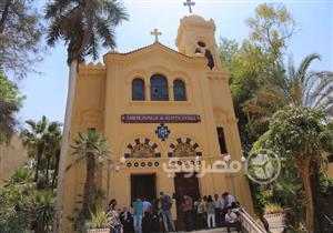 كاهن كنسية العذراء: 3 أشخاص فقط من أصيبوا بالكورونا