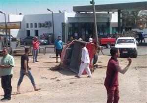 بالصور- إصابة 17 في انقلاب سيارة نقل محملة بالعمالة الزراعية بالبحيرة
