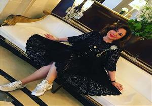 بالصور... إلهام شاهين تتجول في باريس برفقة هالة سرحان