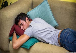 هل القيلولة صديق أم عدو للجسم؟