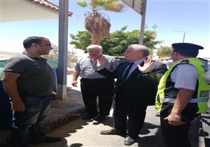 بالصور- محافظ جنوب سيناء يفاجئ عددا من الكمائن