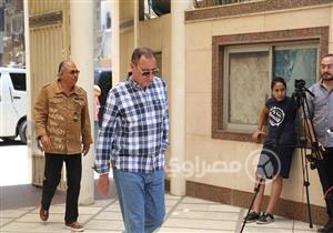 بالصور.. الخطيب ونجوم الرياضة في جنازة نجم الزمالك السابق