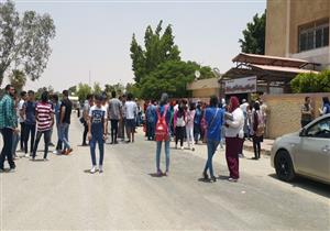 الجغرافيا سهلة.. وشكاوى من طول مسائل الكمياء ومساحة الإجابة في السويس