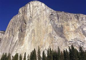 وفاة متسلقين اثنين سقطا من أعلى الصخرة الشهيرة في الولايات المتحدة