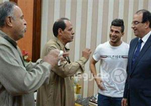 طارق حامد يتبرع بسيارة إسعاف وقيمة قطعة أرض لإنشاء مدرسة لقريته بالدقهلية