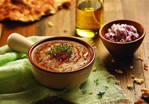 سحور اليوم فول بالتركي والصلصة.. غني بفيتامين سي