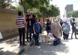 بالصور.. طلاب كفرالشيخ: امتحان "الاقتصاد" طويل و"الإحصاء فيه حاجات غريبة"