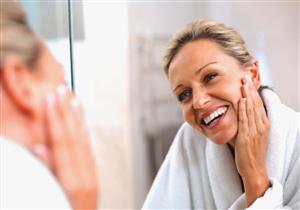 دعوة لحذف عبارة «مكافحة الشيخوخة» من مستحضرات التجميل