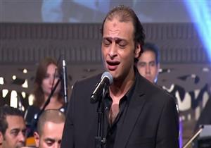 وائل الفشني يكشف كواليس أولى مشاركاته المسرحية "حدث في بلاد السعادة"