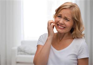 انتبه.. حك وقرص الجلد قد يشير لمرض نفسي