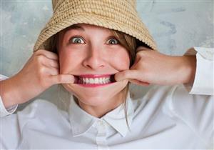 ما علاقة الاضطرابات الهرمونية بمشكلات اللثة؟