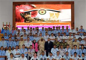 القوات المسلحة تقيم معسكر إعاشة لطلبة الكشافة بقيادة وحدات المظلات